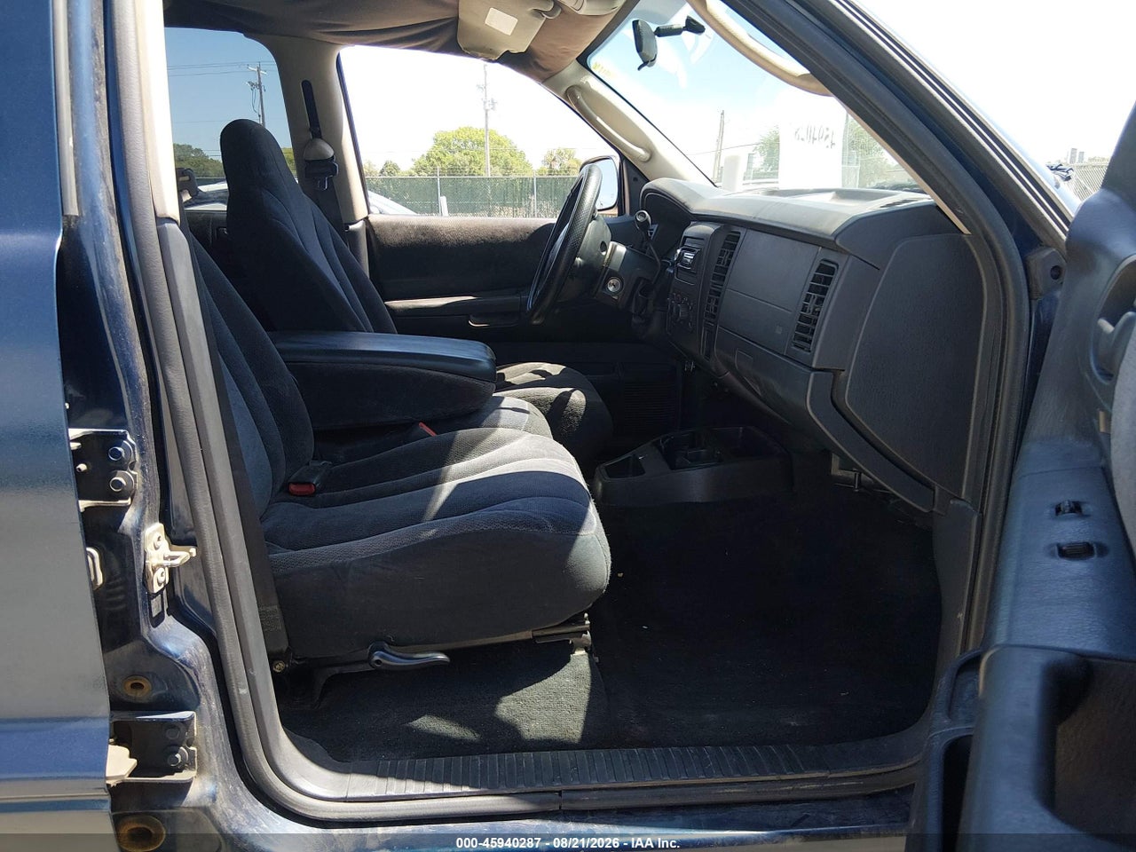 2002 DODGE DAKOTA SPORT · 5/11