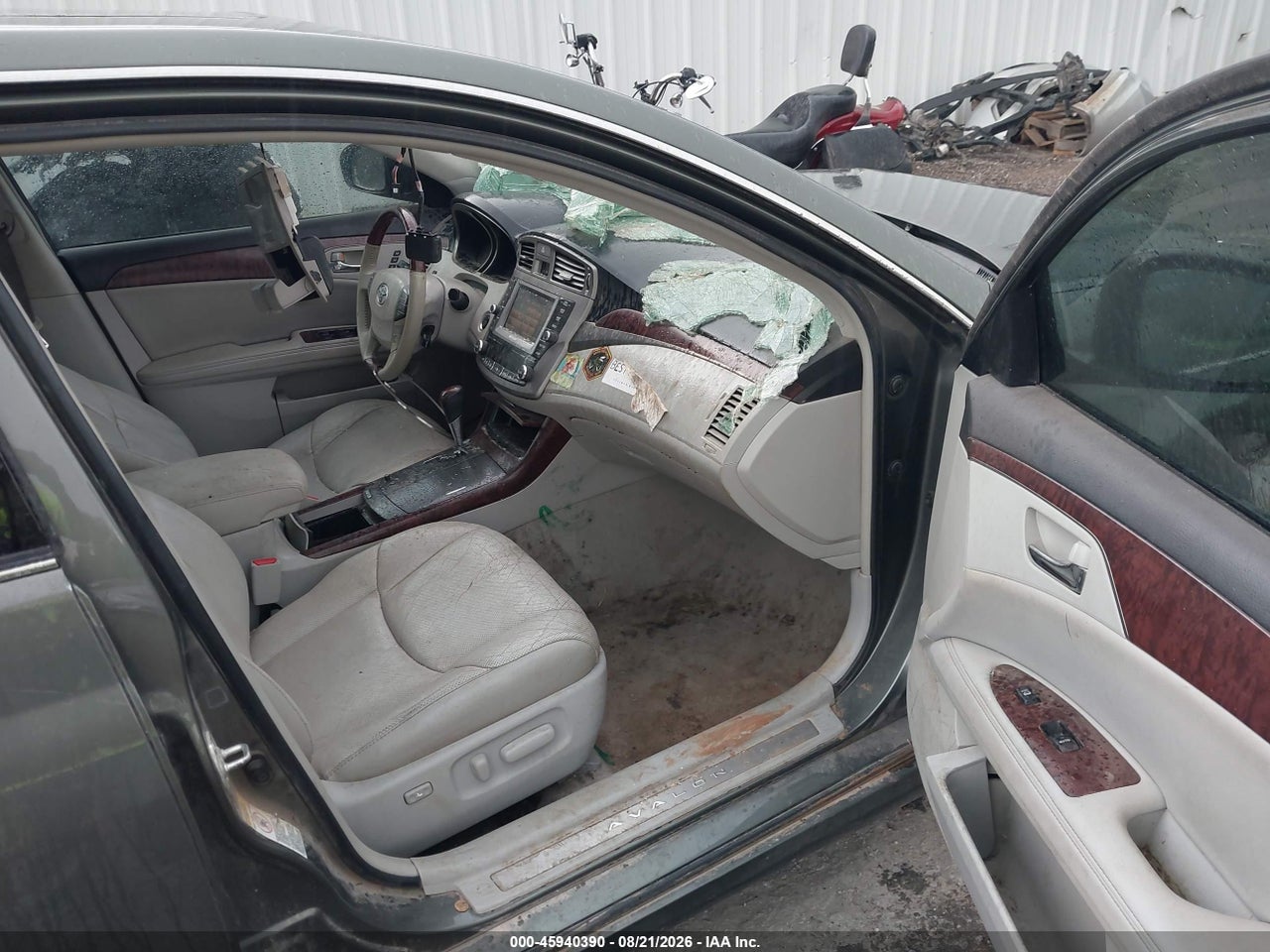 2011 TOYOTA AVALON LIMITED · 5/11