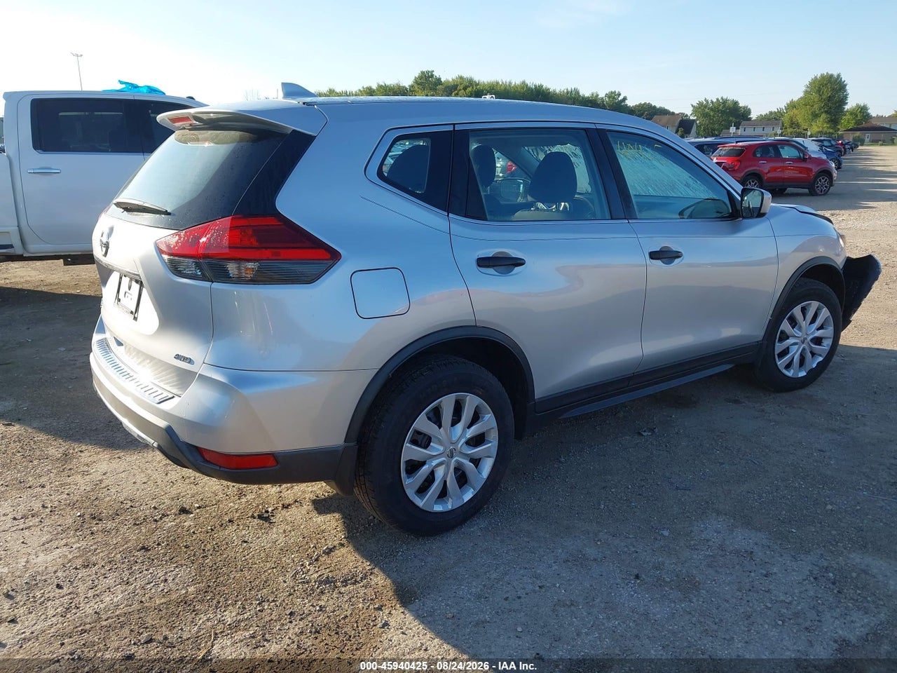 2017 NISSAN ROGUE S · 4/11
