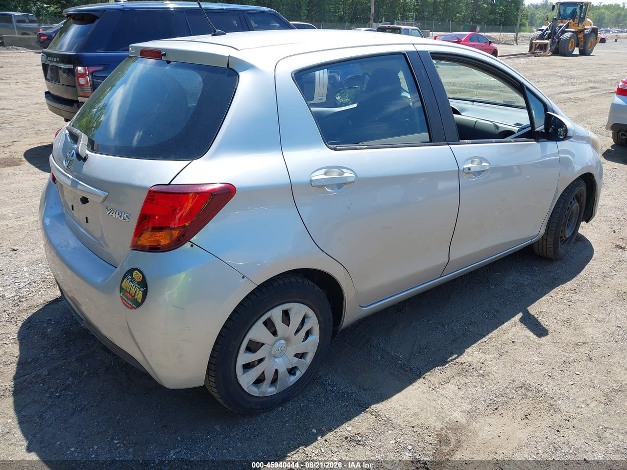 2016 TOYOTA YARIS L · 4/11