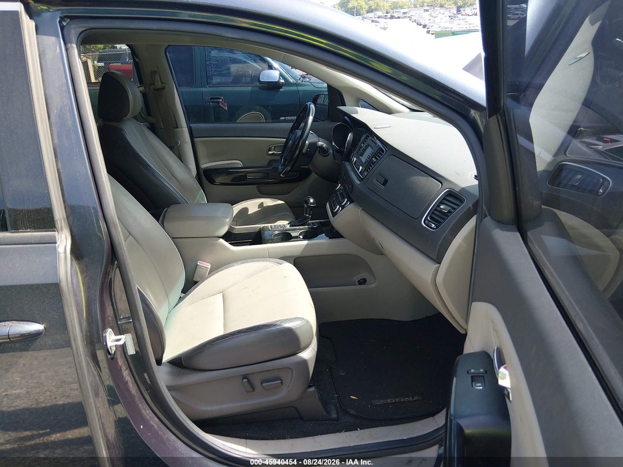 2016 KIA SEDONA EX · 5/11