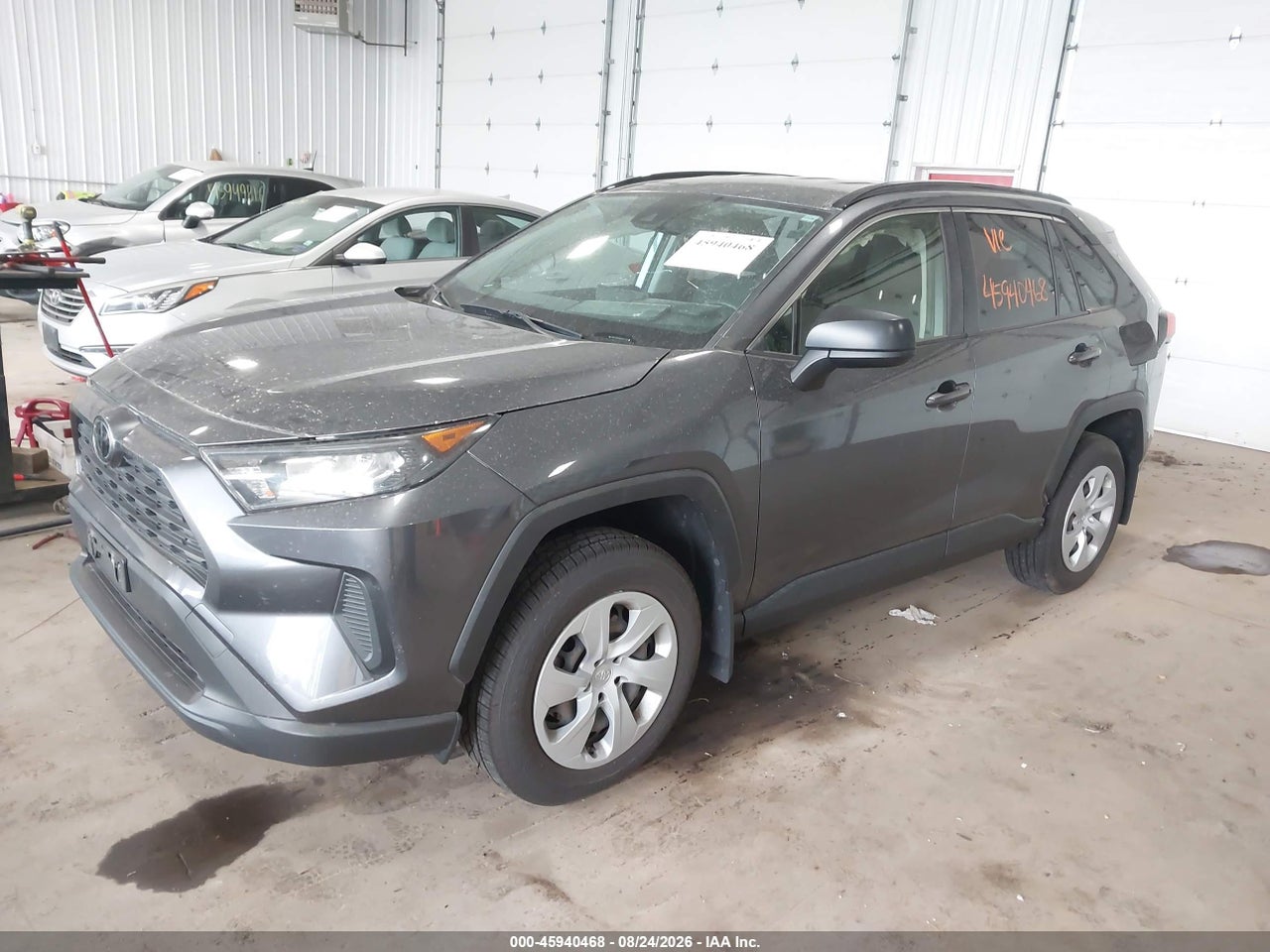 2019 TOYOTA RAV4 LE · 2/11