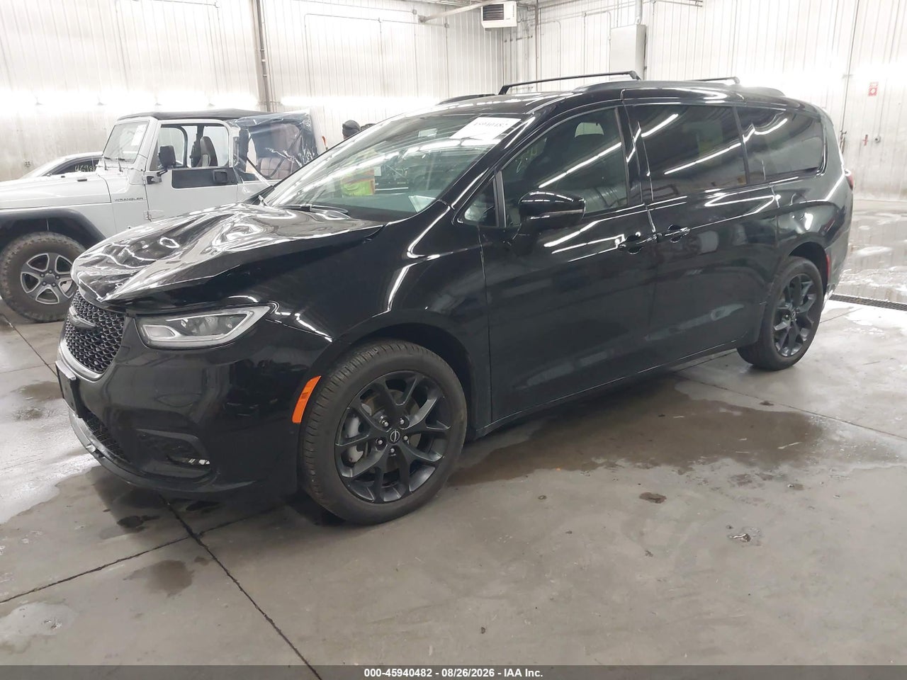 2025 CHRYSLER PACIFICA LIMITED AWD · 2/11