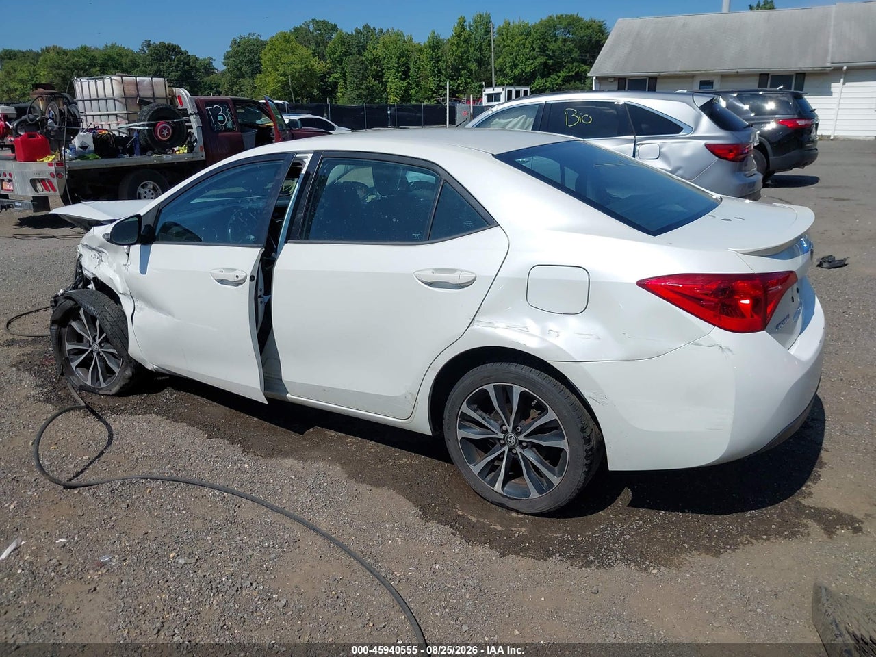 2017 TOYOTA COROLLA SE · 3/11