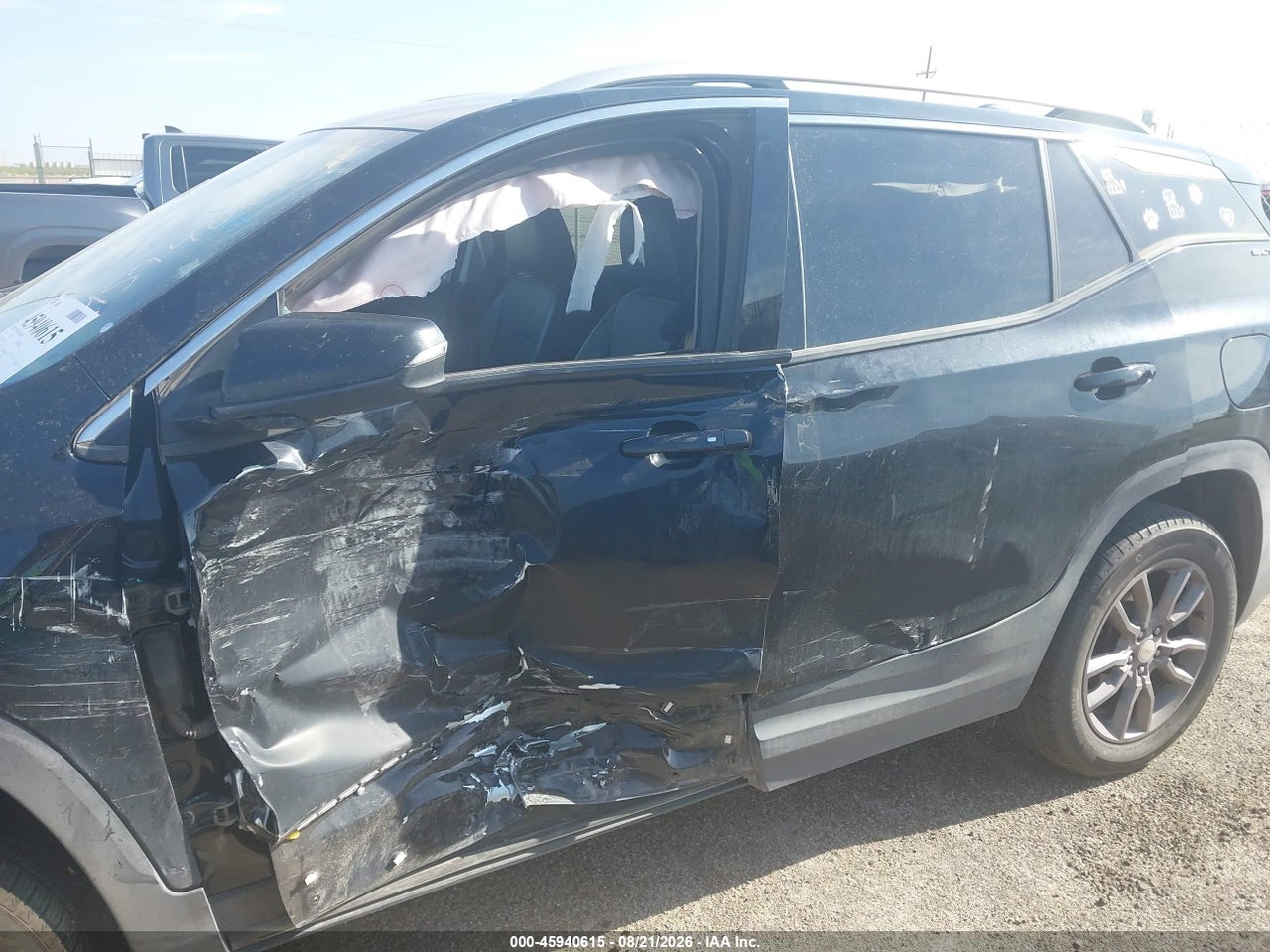 2024 GMC TERRAIN AWD SLT · 6/11