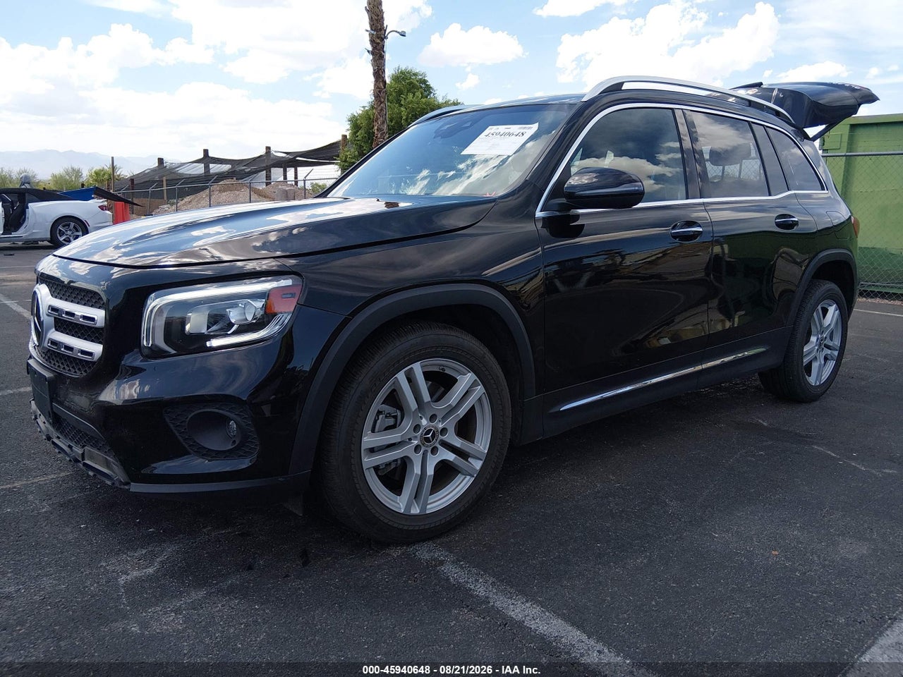 2023 MERCEDES-BENZ GLB 250 4MATIC · 2/11