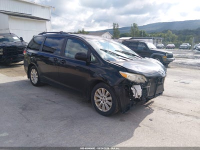 2011 TOYOTA SIENNA XLE