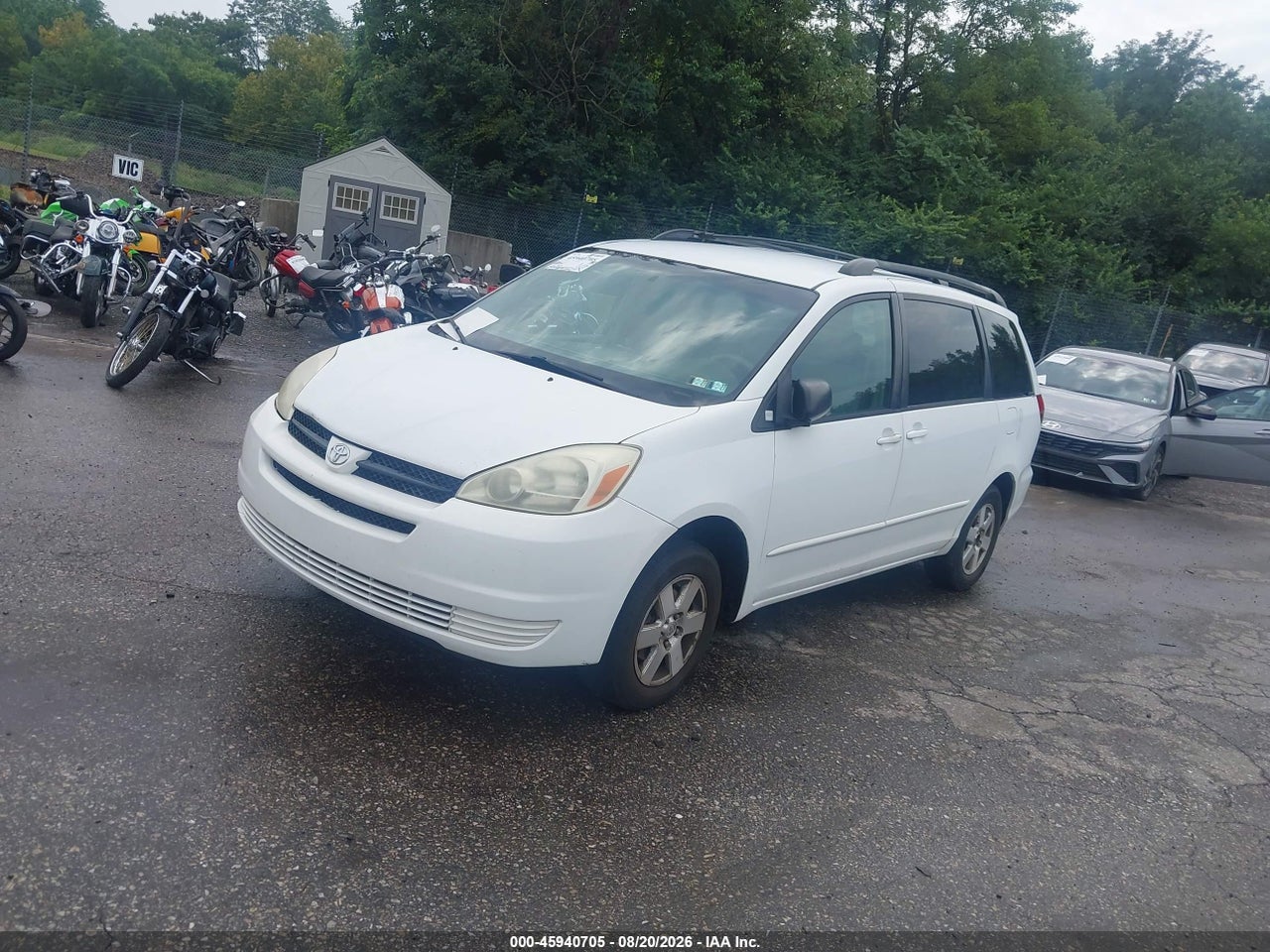 2005 TOYOTA SIENNA LE · 2/11