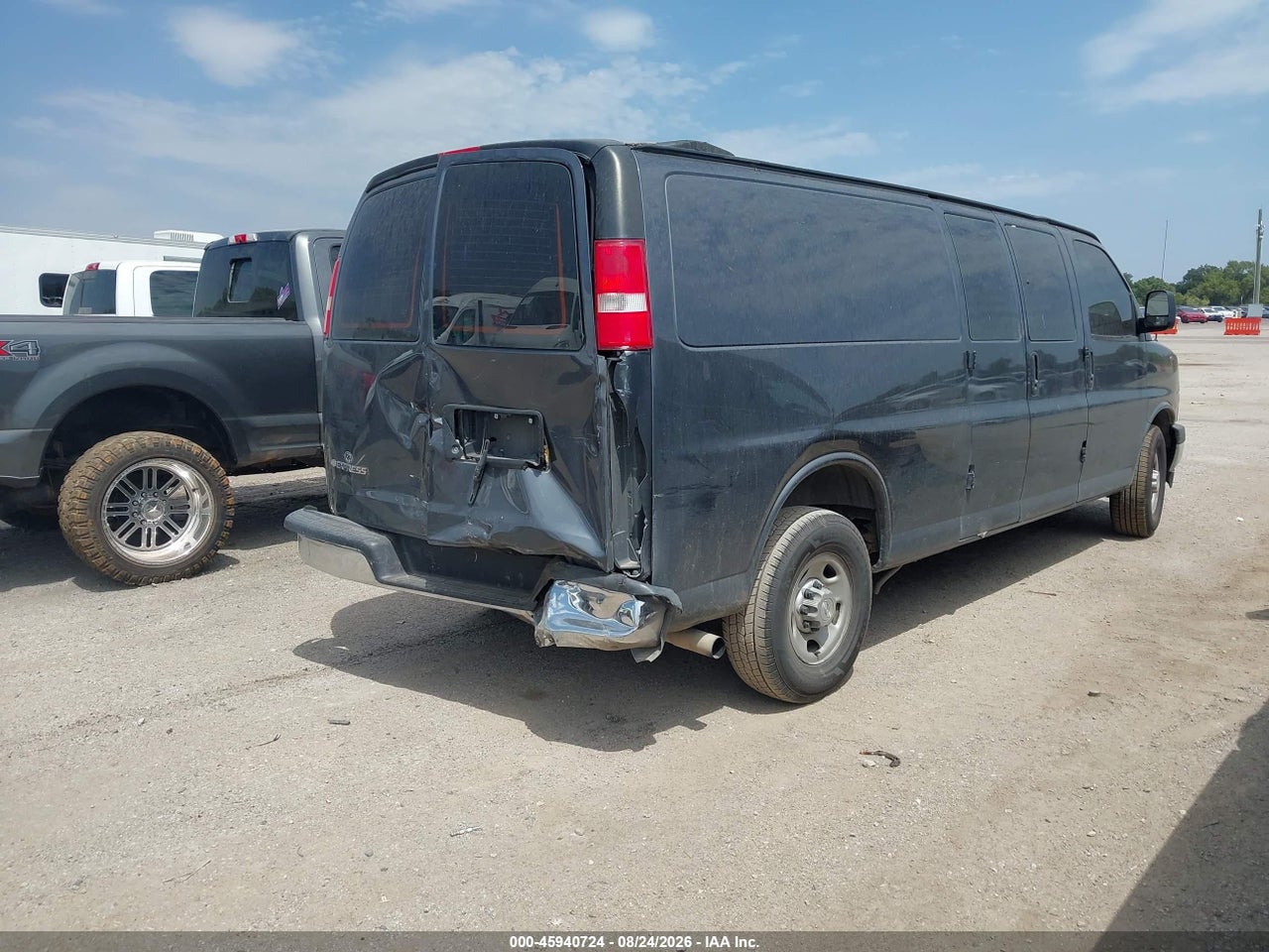 2017 CHEVROLET EXPRESS 2500 WORK VAN · 4/11