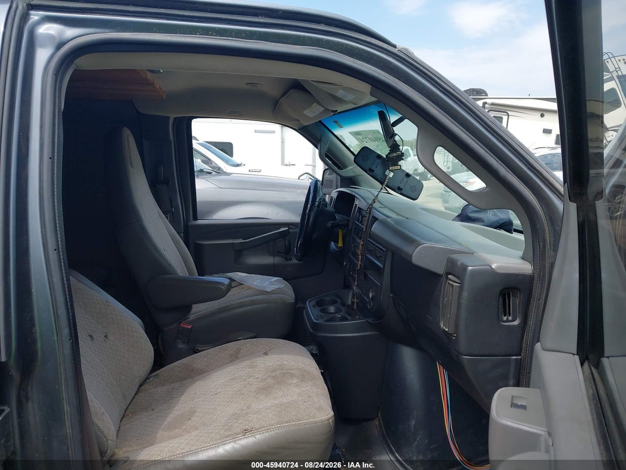 2017 CHEVROLET EXPRESS 2500 WORK VAN · 5/11
