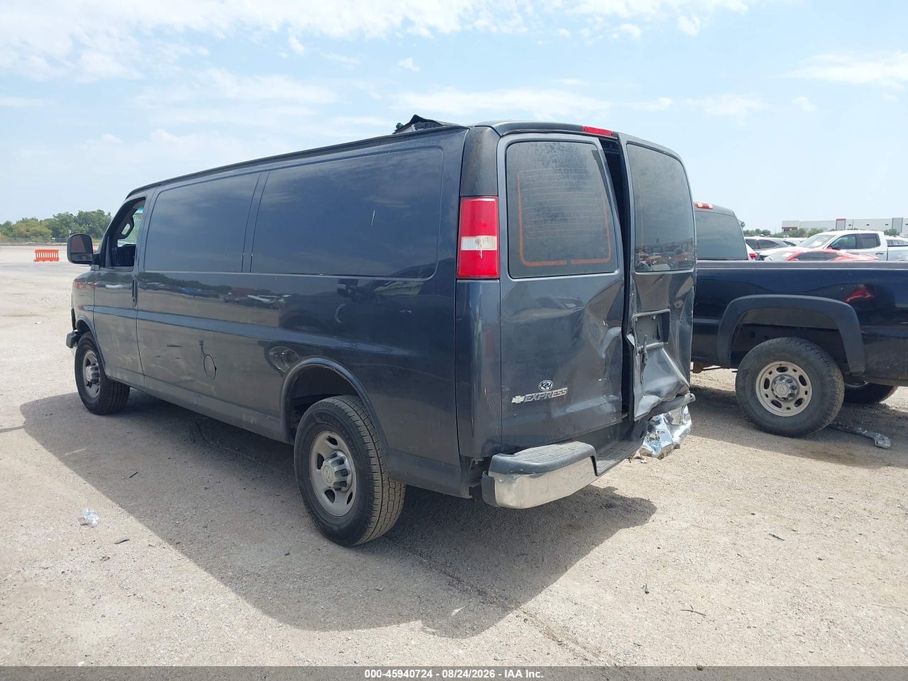 2017 CHEVROLET EXPRESS 2500 WORK VAN · 3/11