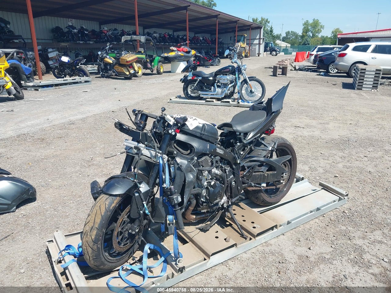 2021 SUZUKI GSX-R1000 · 2/11