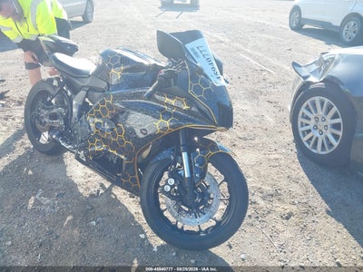 JYARM38E8NA****** · 2022 YAMAHA YZFR7