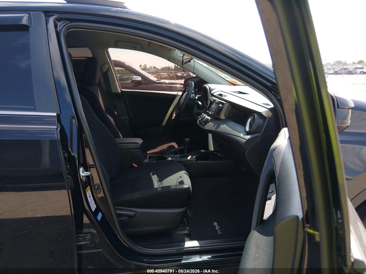2014 TOYOTA RAV4 LE · 5/10