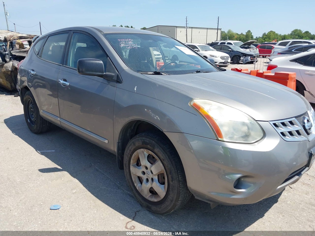 2012 NISSAN ROGUE S · 4/11