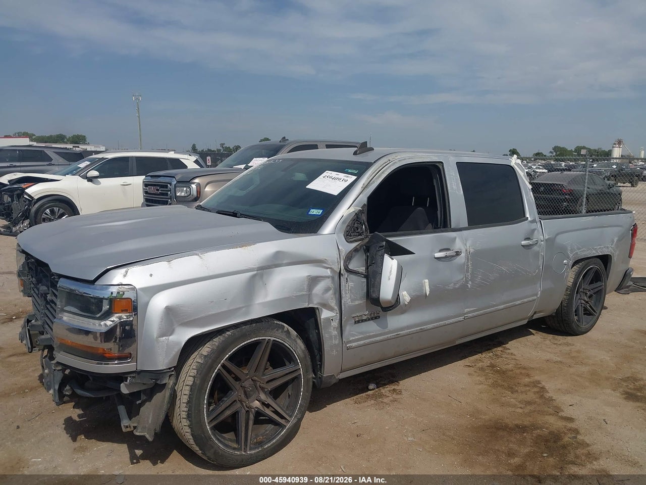 2017 CHEVROLET SILVERADO 1500 1LT · 6/11