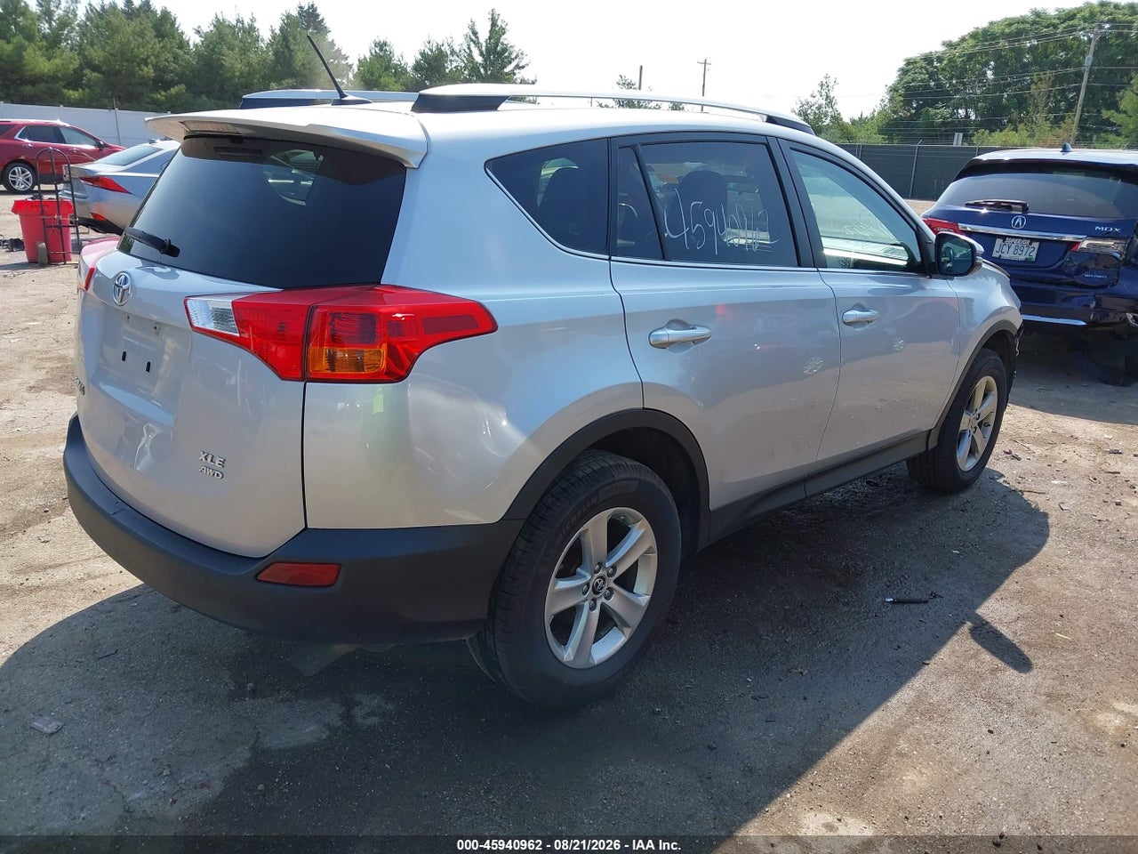 2015 TOYOTA RAV4 XLE · 4/11