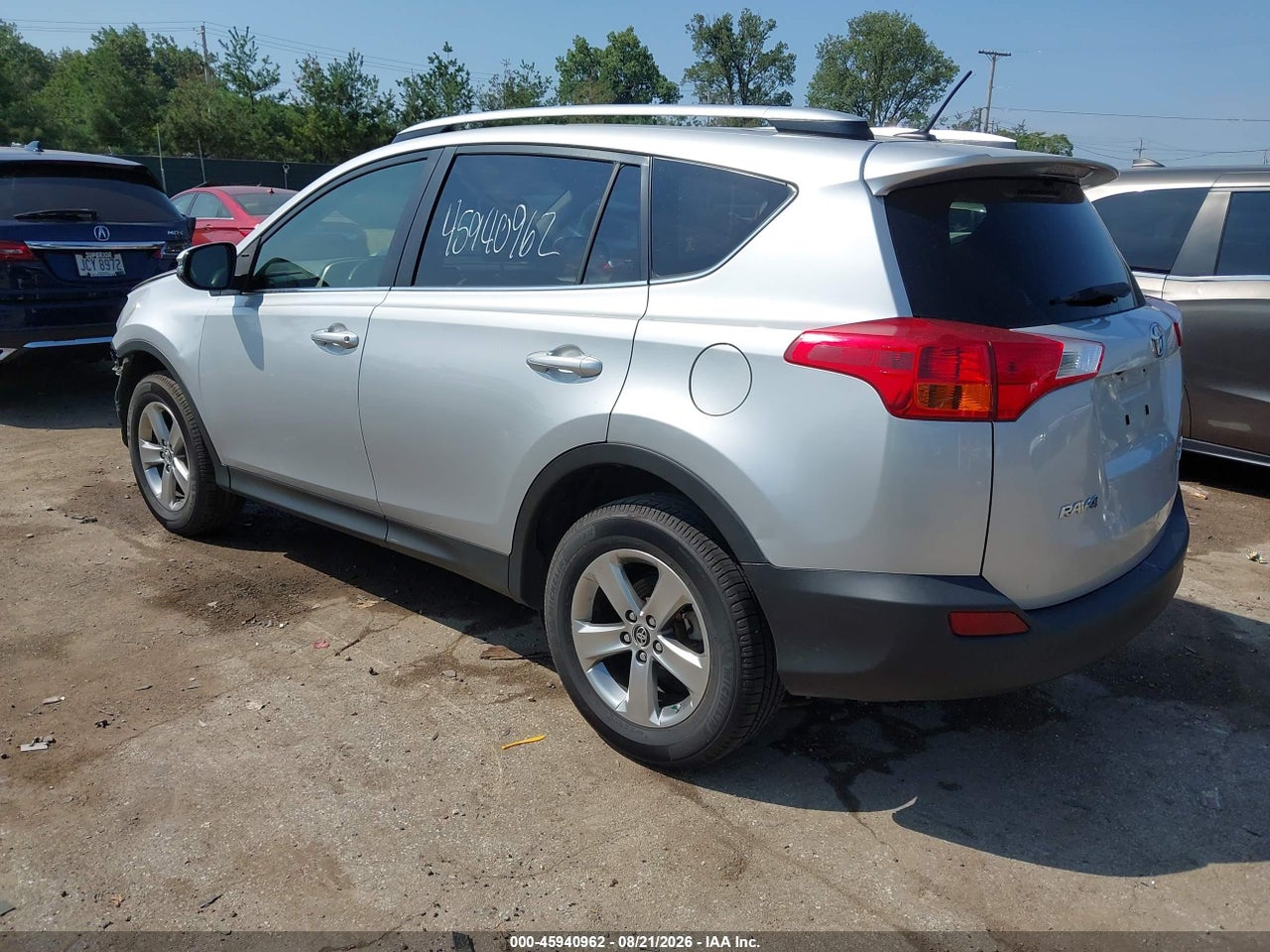 2015 TOYOTA RAV4 XLE · 3/11