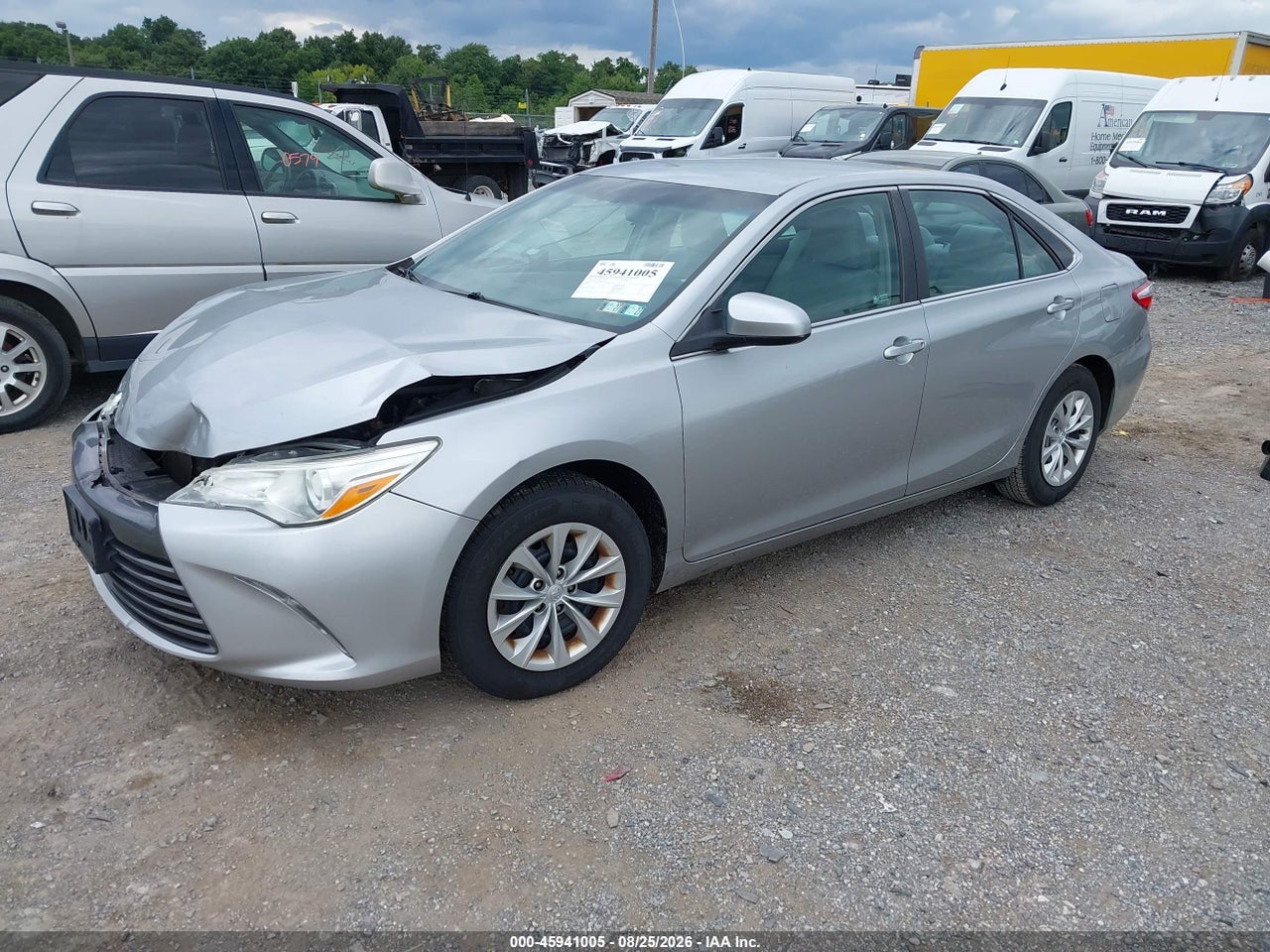 2016 TOYOTA CAMRY LE · 2/11