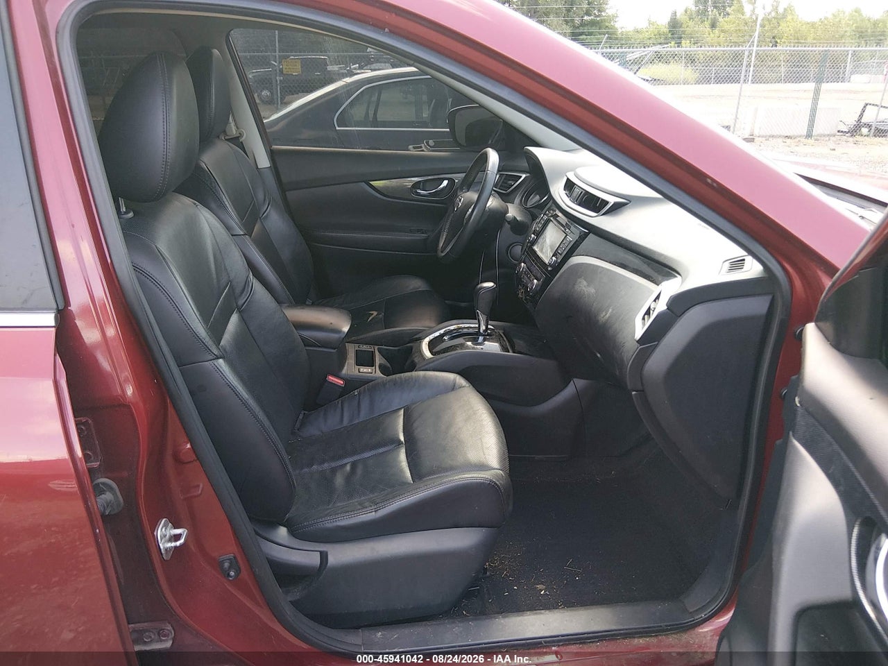 2015 NISSAN ROGUE SL · 5/11