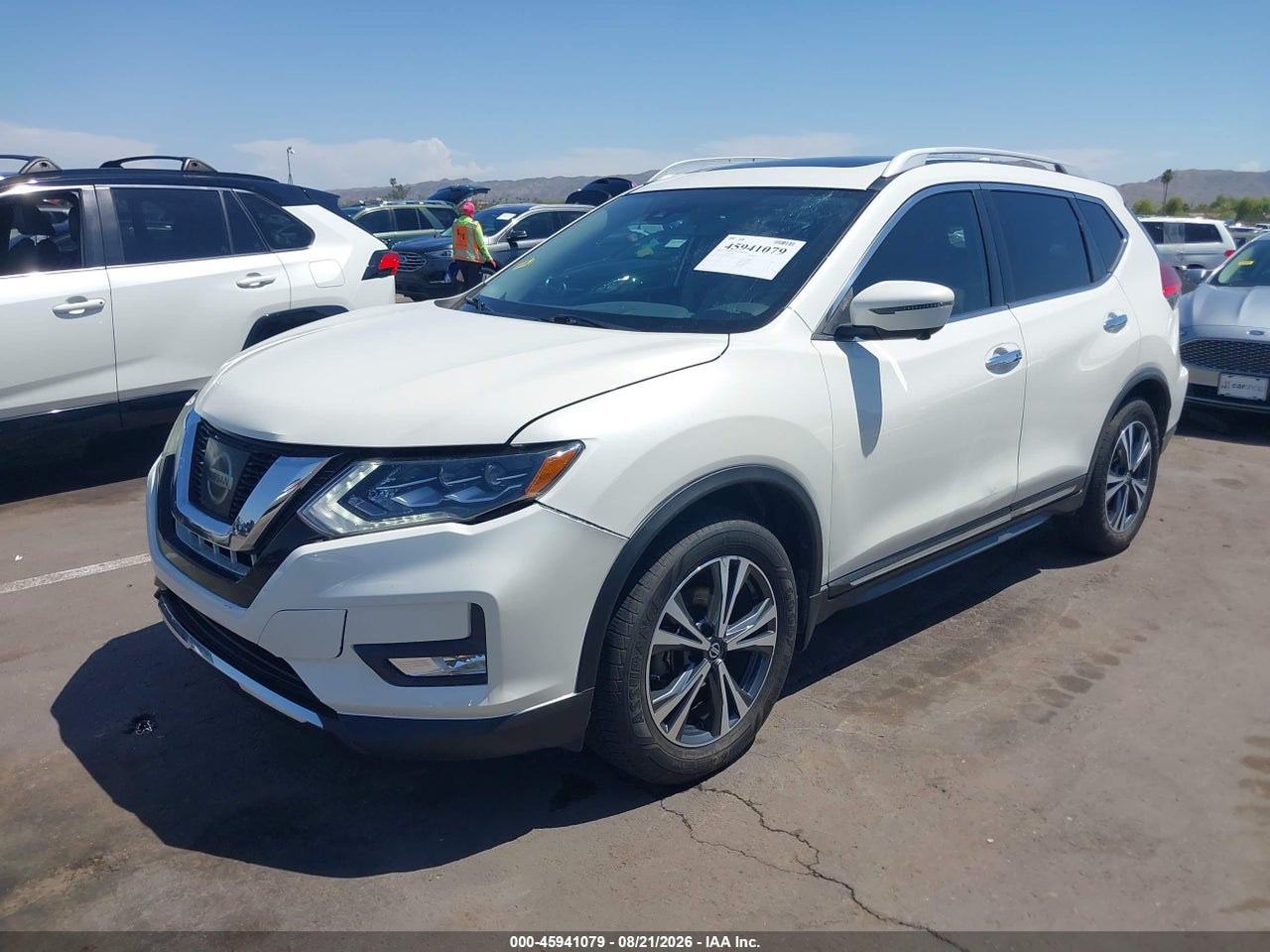 2017 NISSAN ROGUE SL · 2/11