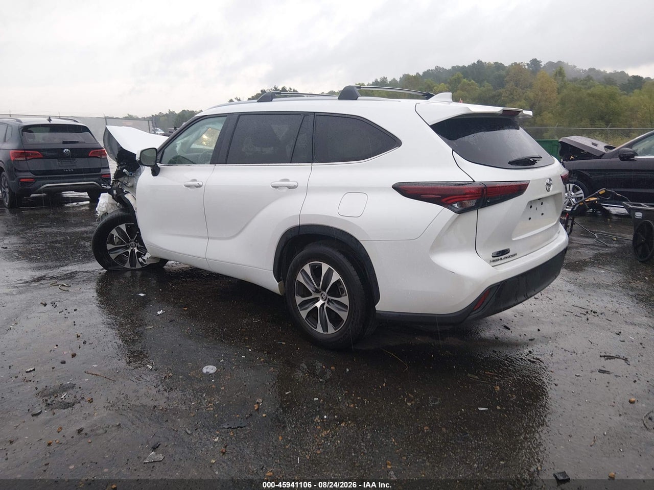2024 TOYOTA HIGHLANDER XLE · 3/11