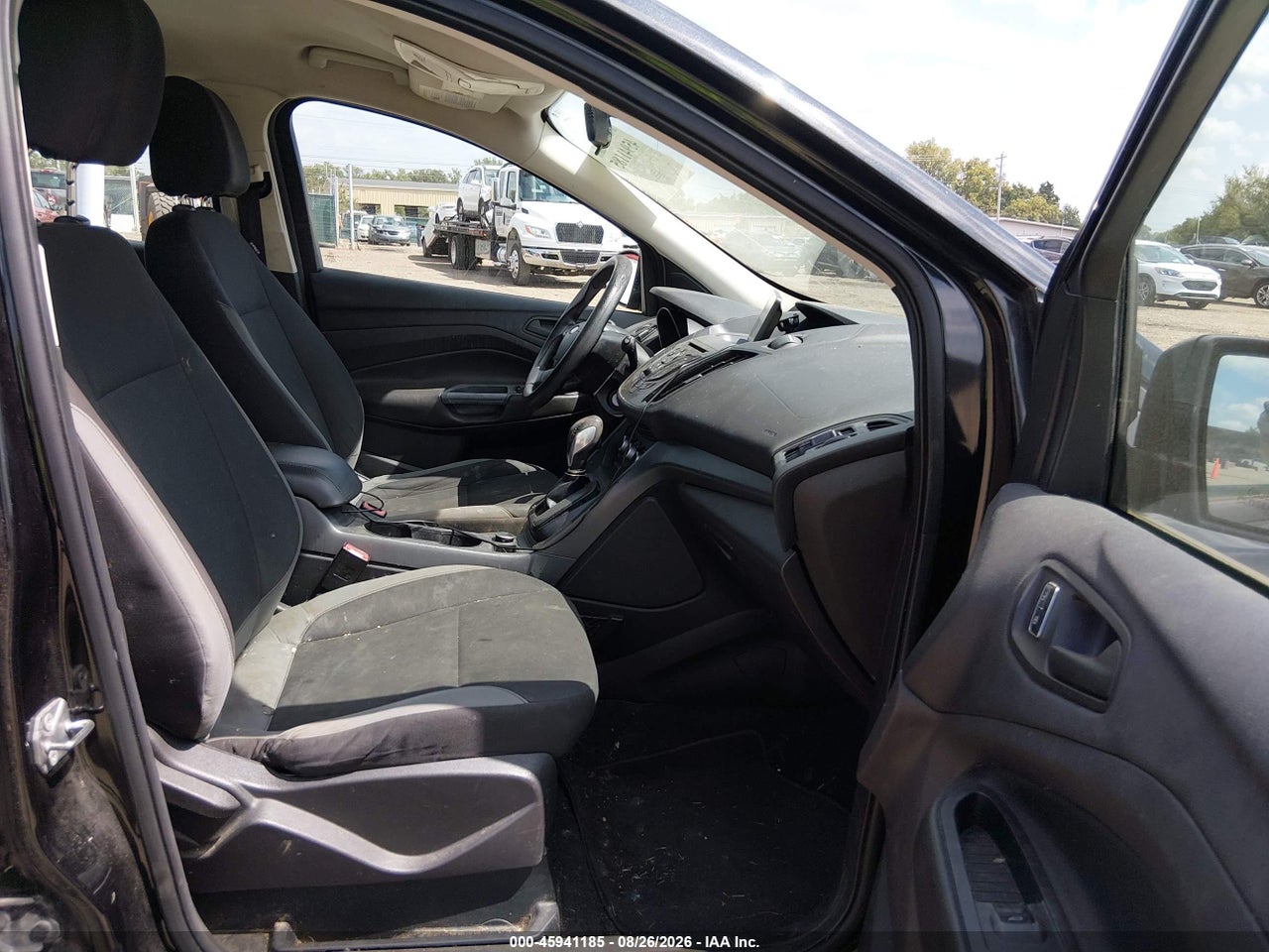 2015 FORD ESCAPE S · 5/11