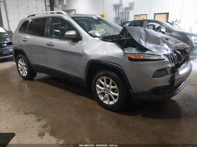 1C4PJMCS8HW****** · 2017 JEEP CHEROKEE LATITUDE