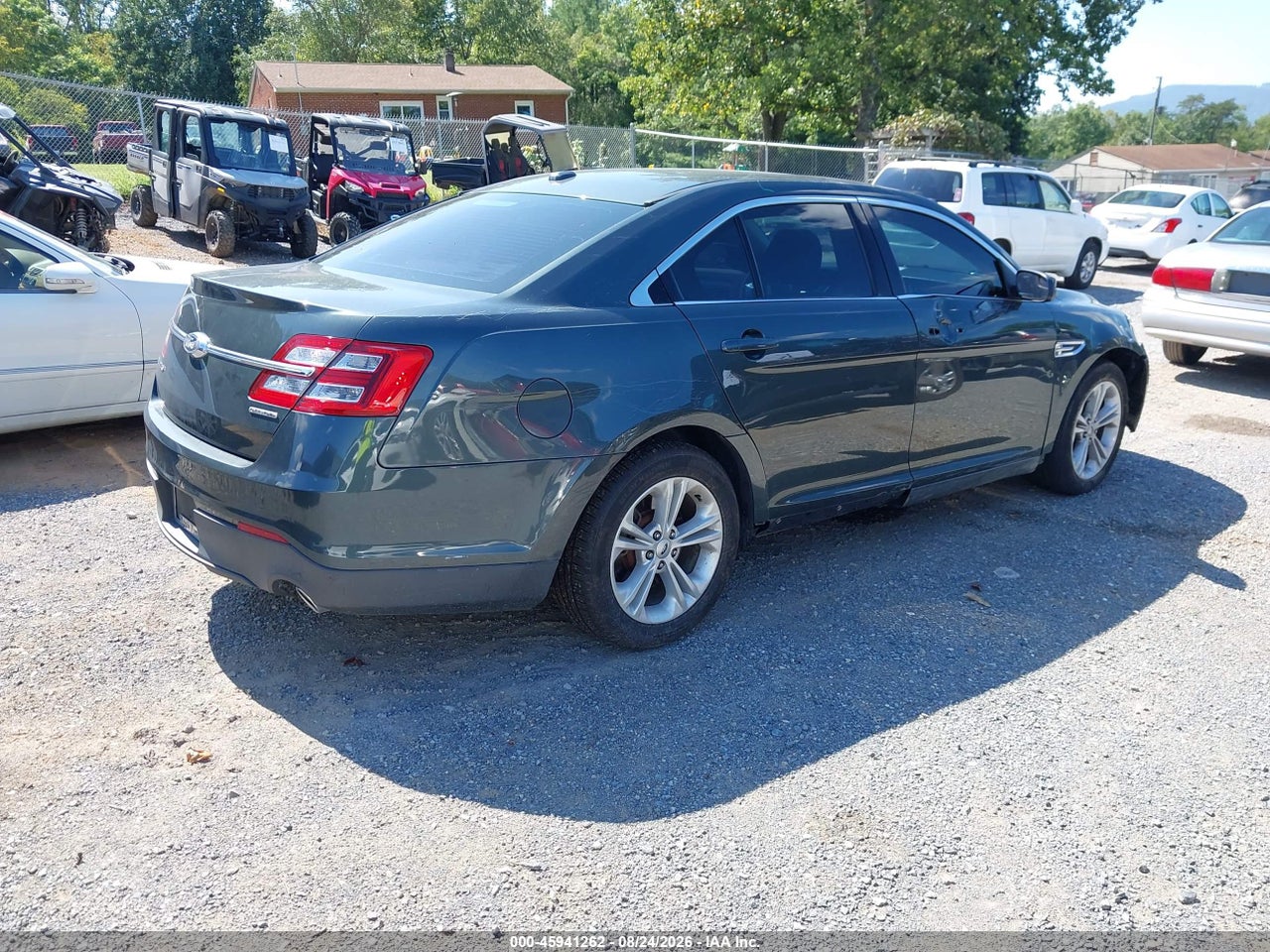 2016 FORD TAURUS SE · 4/11