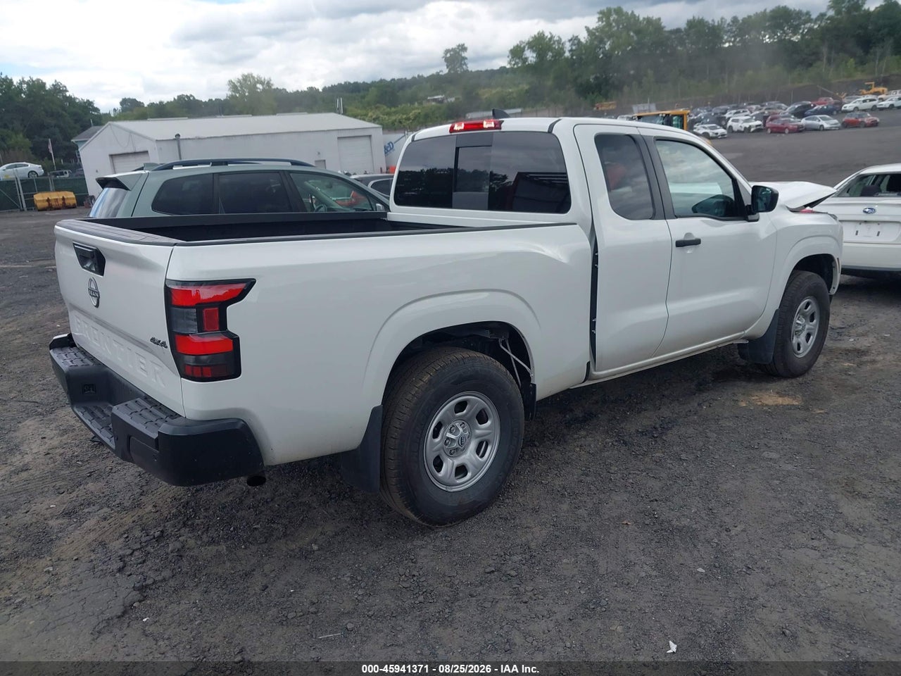 2026 NISSAN FRONTIER KING CAB S 4X4 · 4/11