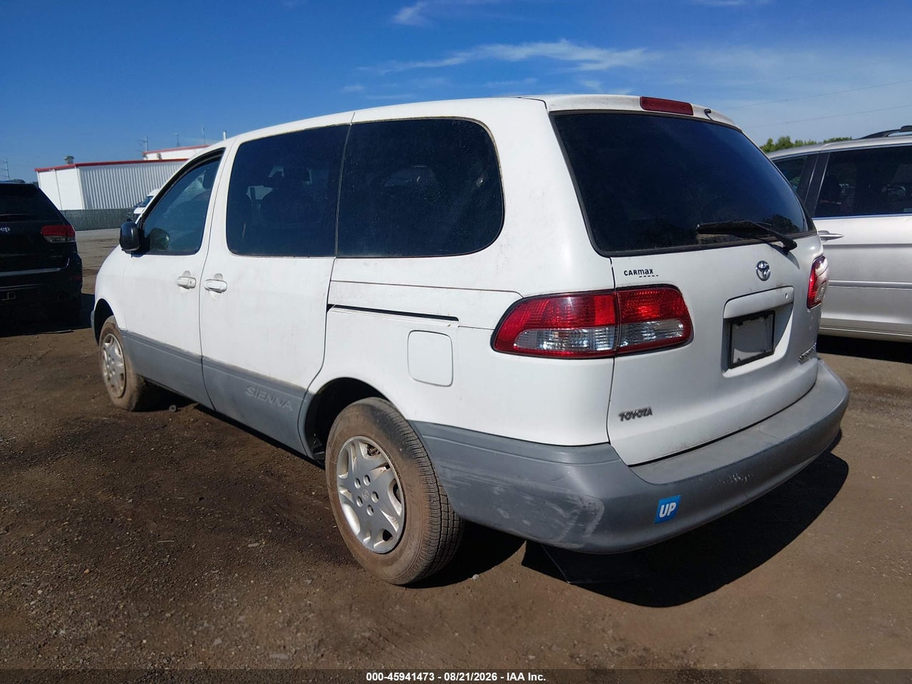 2002 TOYOTA SIENNA LE · 3/11