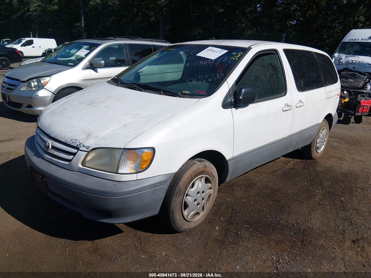 2002 TOYOTA SIENNA LE · 2/11