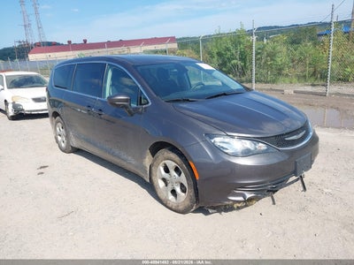 2C4RC1CG7HR****** · 2017 CHRYSLER PACIFICA LX