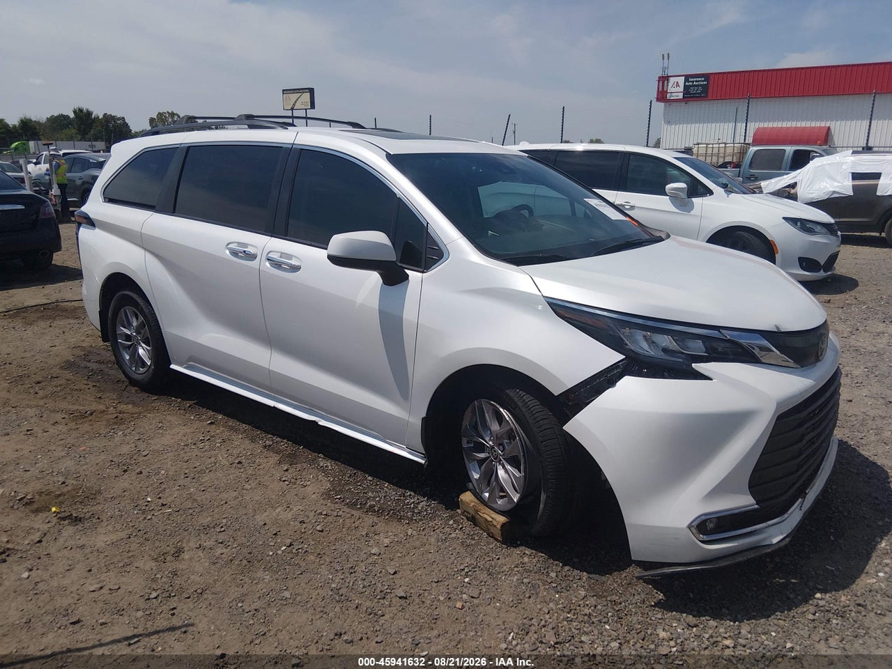 2022 TOYOTA SIENNA XLE