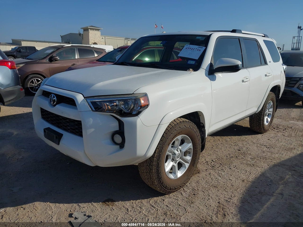 2019 TOYOTA 4RUNNER SR5 · 2/11