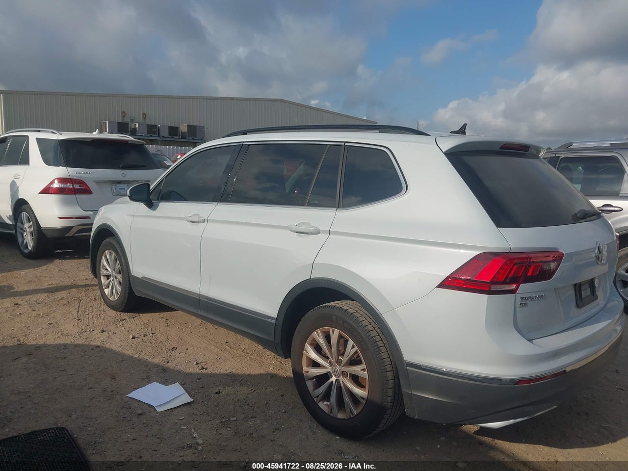 2018 VOLKSWAGEN TIGUAN 2.0T SE/2.0T SEL · 3/11