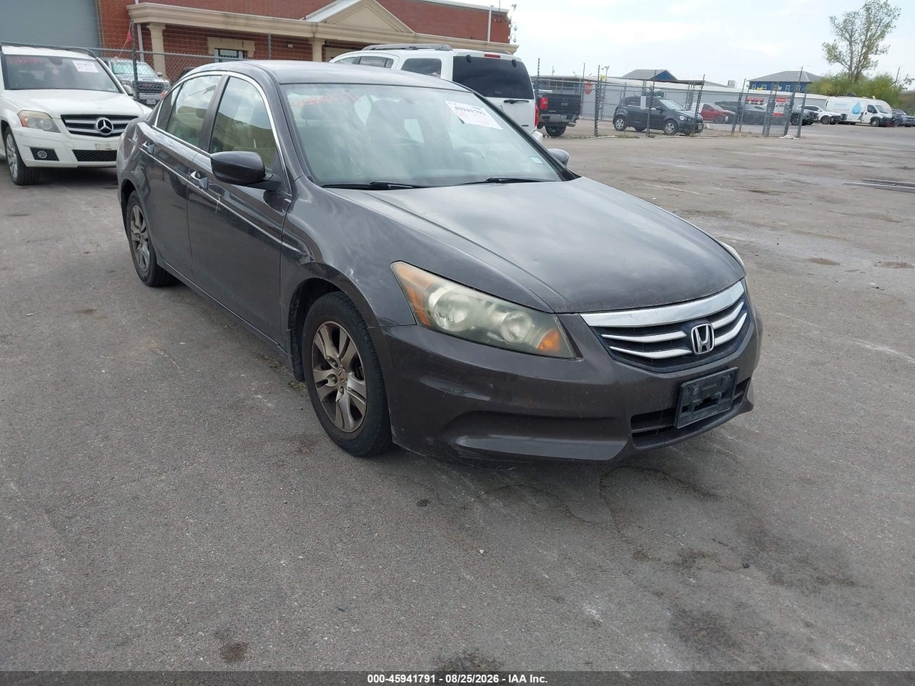 1HGCP2F45BA****** · 2011 HONDA ACCORD 2.4 LX-P