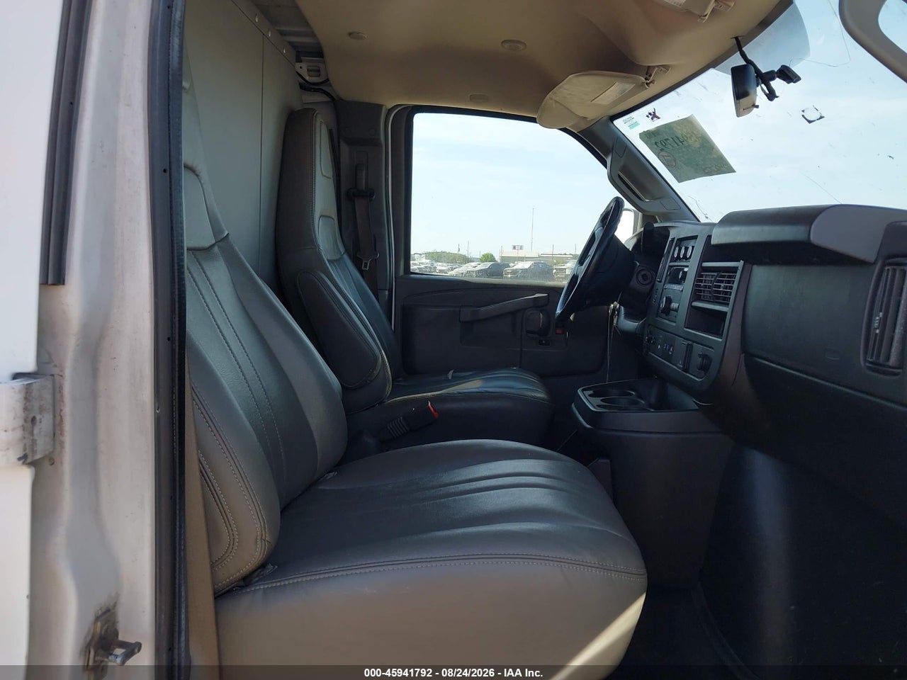 2022 CHEVROLET EXPRESS CARGO RWD 2500 REGULAR WHEELBASE WT · 5/11