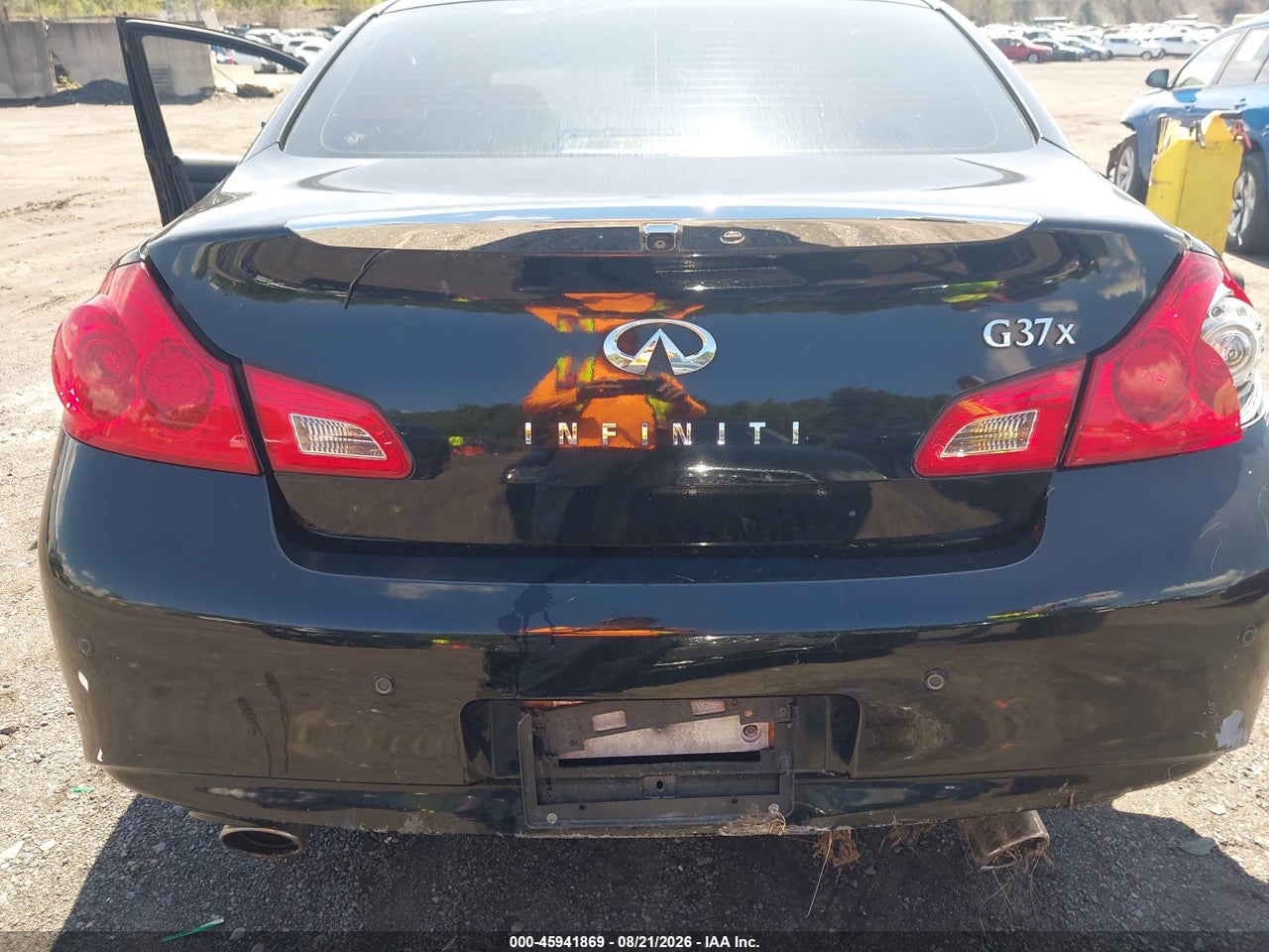 2011 INFINITI G37X · 6/11