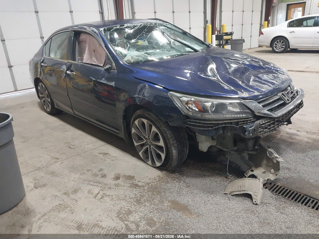 1HGCR2F52DA****** · 2013 HONDA ACCORD SPORT