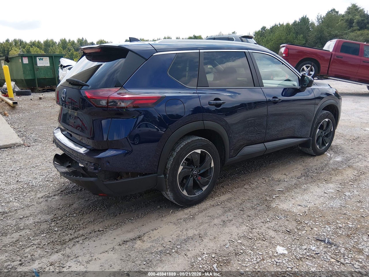 2025 NISSAN ROGUE SV FWD · 4/11