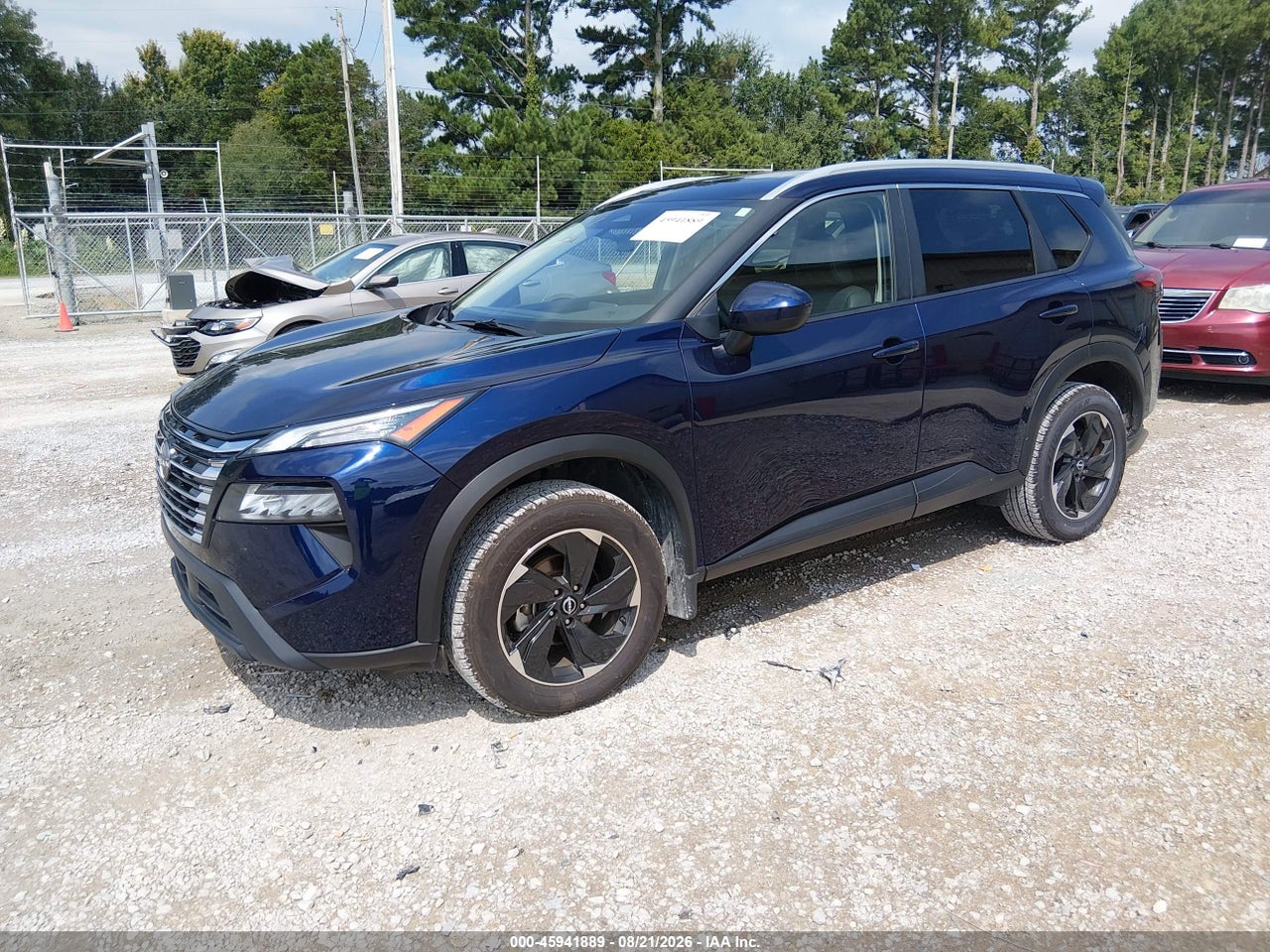 2025 NISSAN ROGUE SV FWD · 2/11