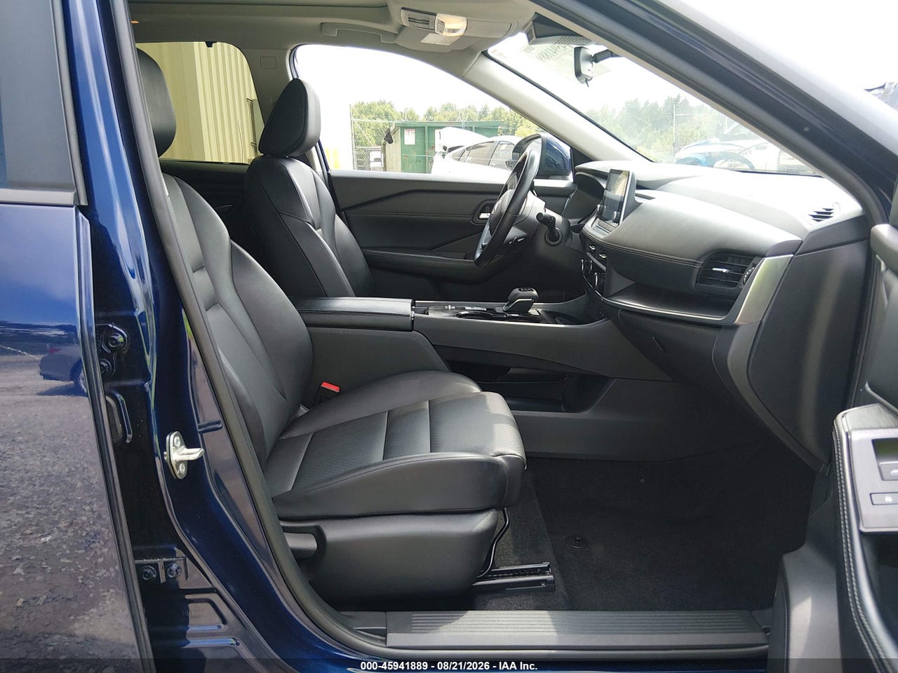 2025 NISSAN ROGUE SV FWD · 5/11