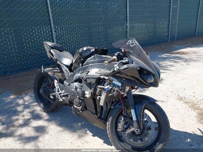 JYARN23E1BA****** · 2011 YAMAHA YZFR1