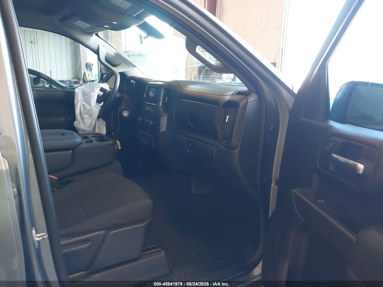 2021 CHEVROLET SILVERADO 1500 4WD  SHORT BED CUSTOM · 5/11