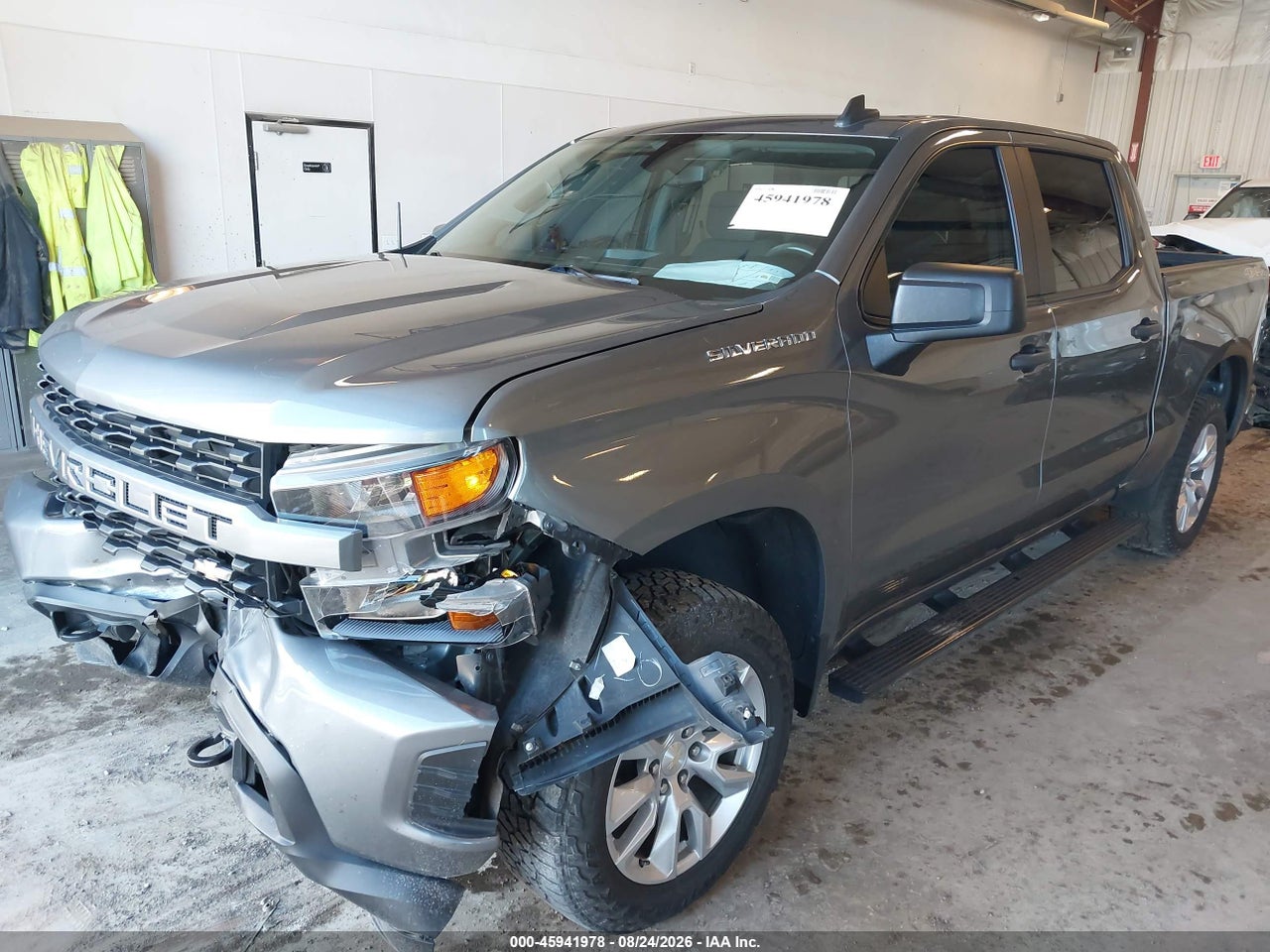 2021 CHEVROLET SILVERADO 1500 4WD  SHORT BED CUSTOM · 2/11