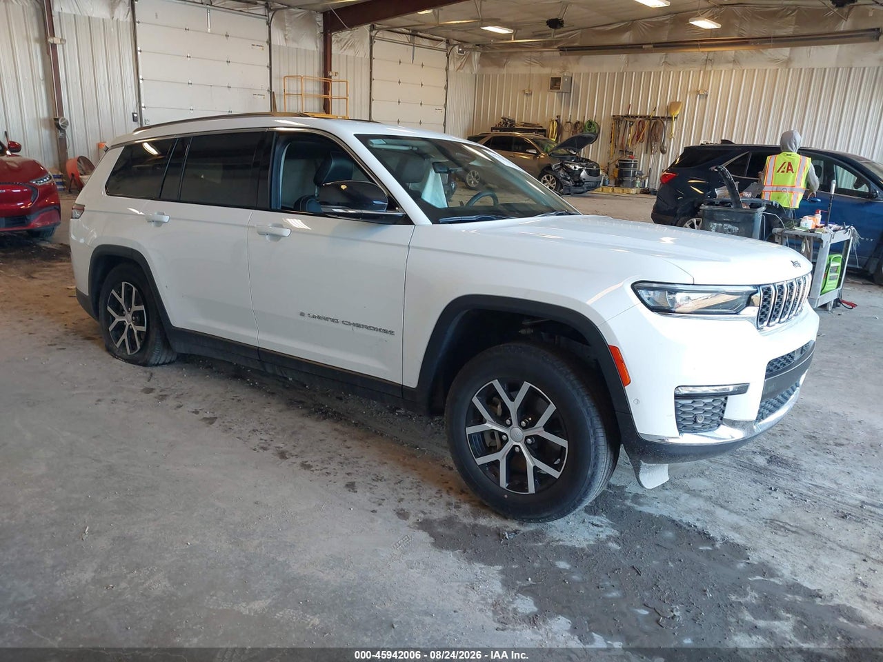 1C4RJKBG9P8****** · 2023 JEEP GRAND CHEROKEE L LIMITED 4X4