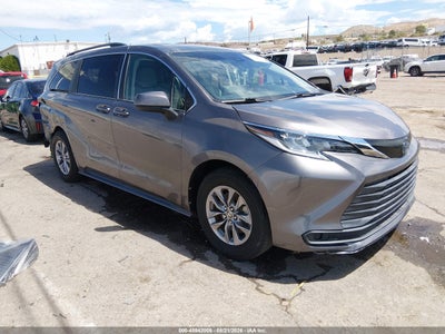 2021 TOYOTA SIENNA LE