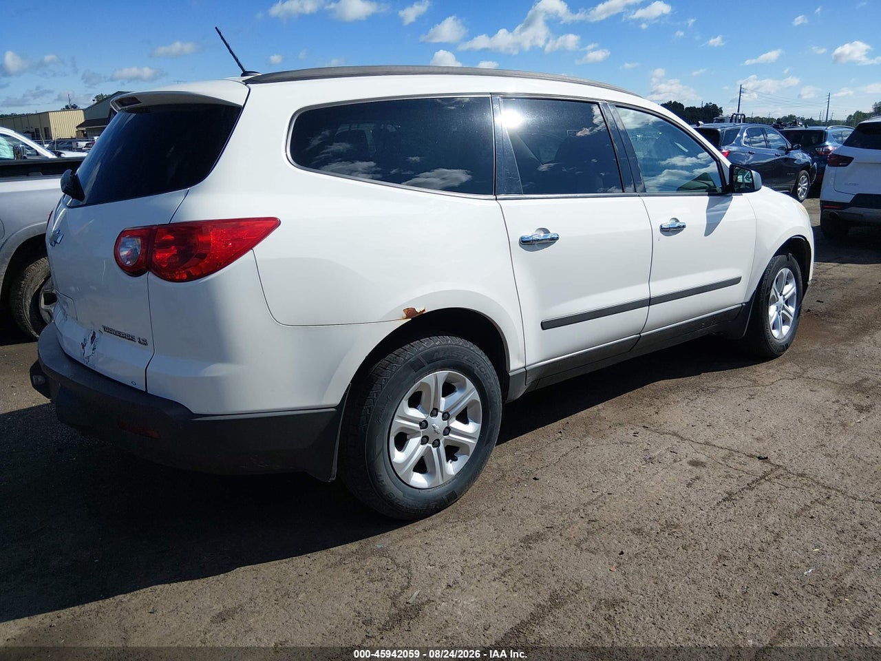 2012 CHEVROLET TRAVERSE LS · 4/11