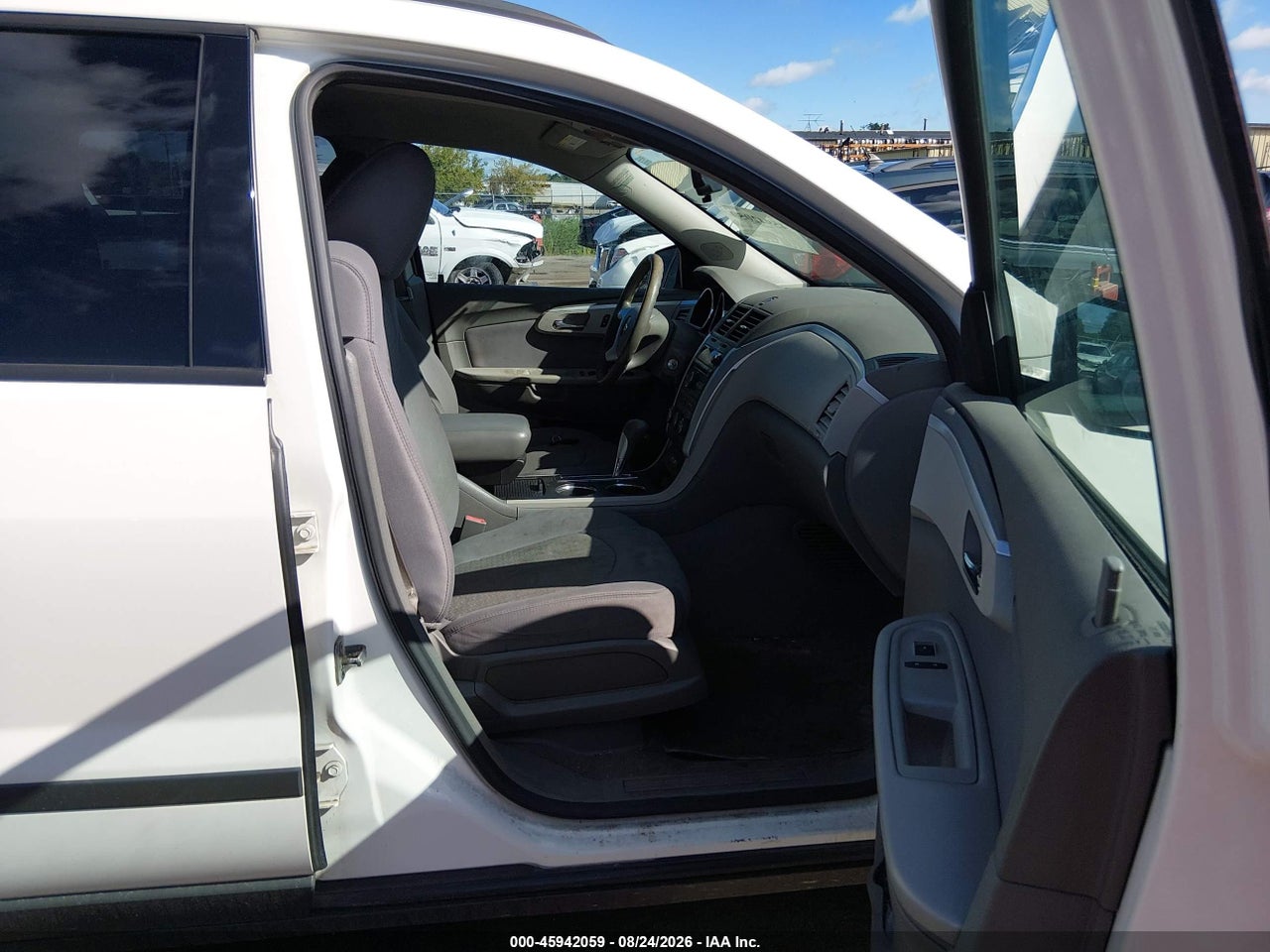 2012 CHEVROLET TRAVERSE LS · 5/11